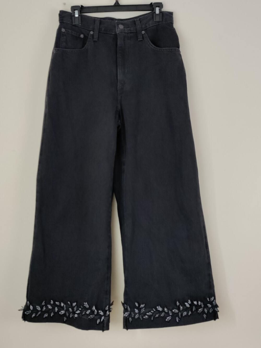 Levi's Cinch Baggy Embroidered Hem Medium Wash High Rise Size 28 Jeans